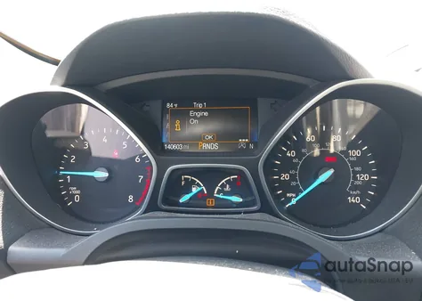 2017 Ford Escape Titanium z USA, uszkodzony, nr VIN 1FMCU0J93HUB64809